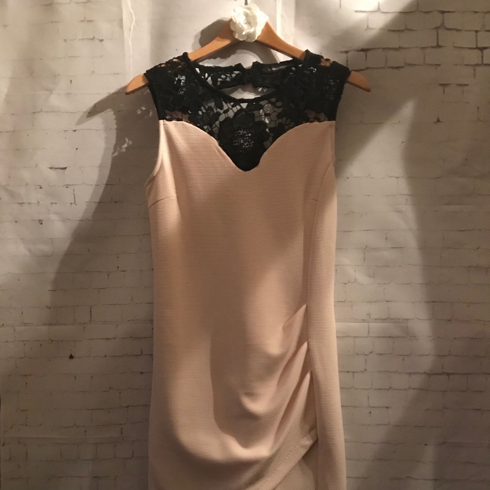 🌿❣️Foreign Exchange NWOT Blush/Lace Ruched Dress